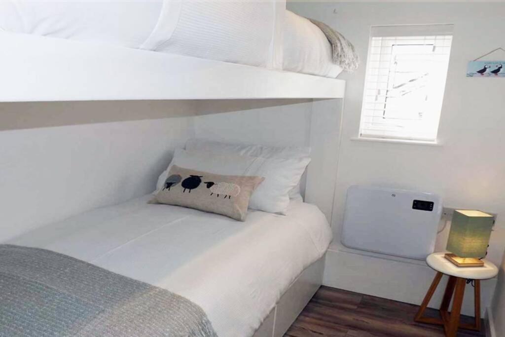 Iscraig Bach-Cosy 2 Bed Apartment-Close To Beach Trearddur Dış mekan fotoğraf